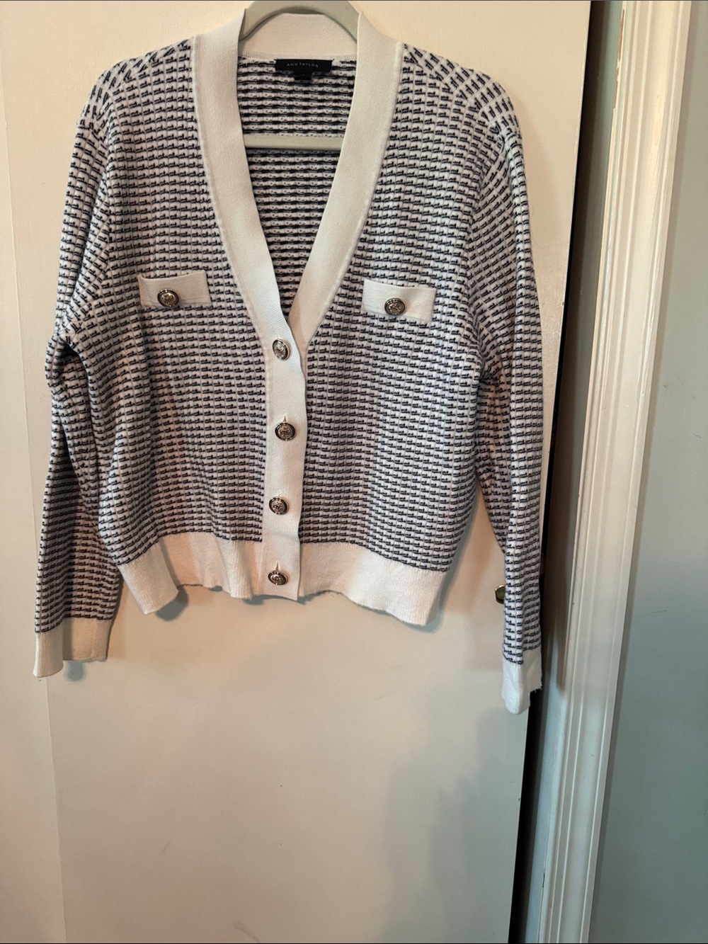 Ann Taylor Button V-Neck Cardigan Size L